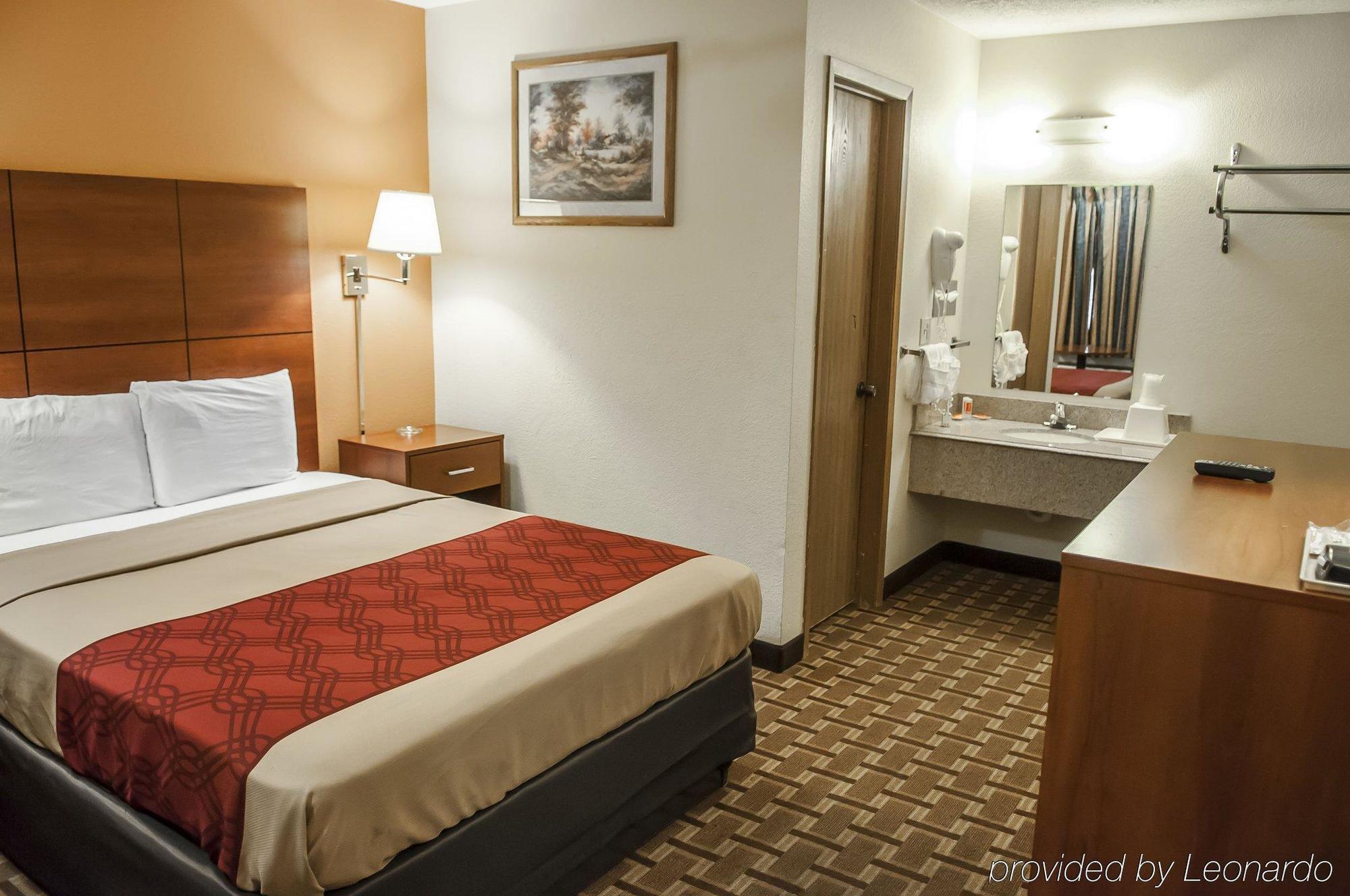 Econo Lodge Midtown Albuquerque Exterior photo