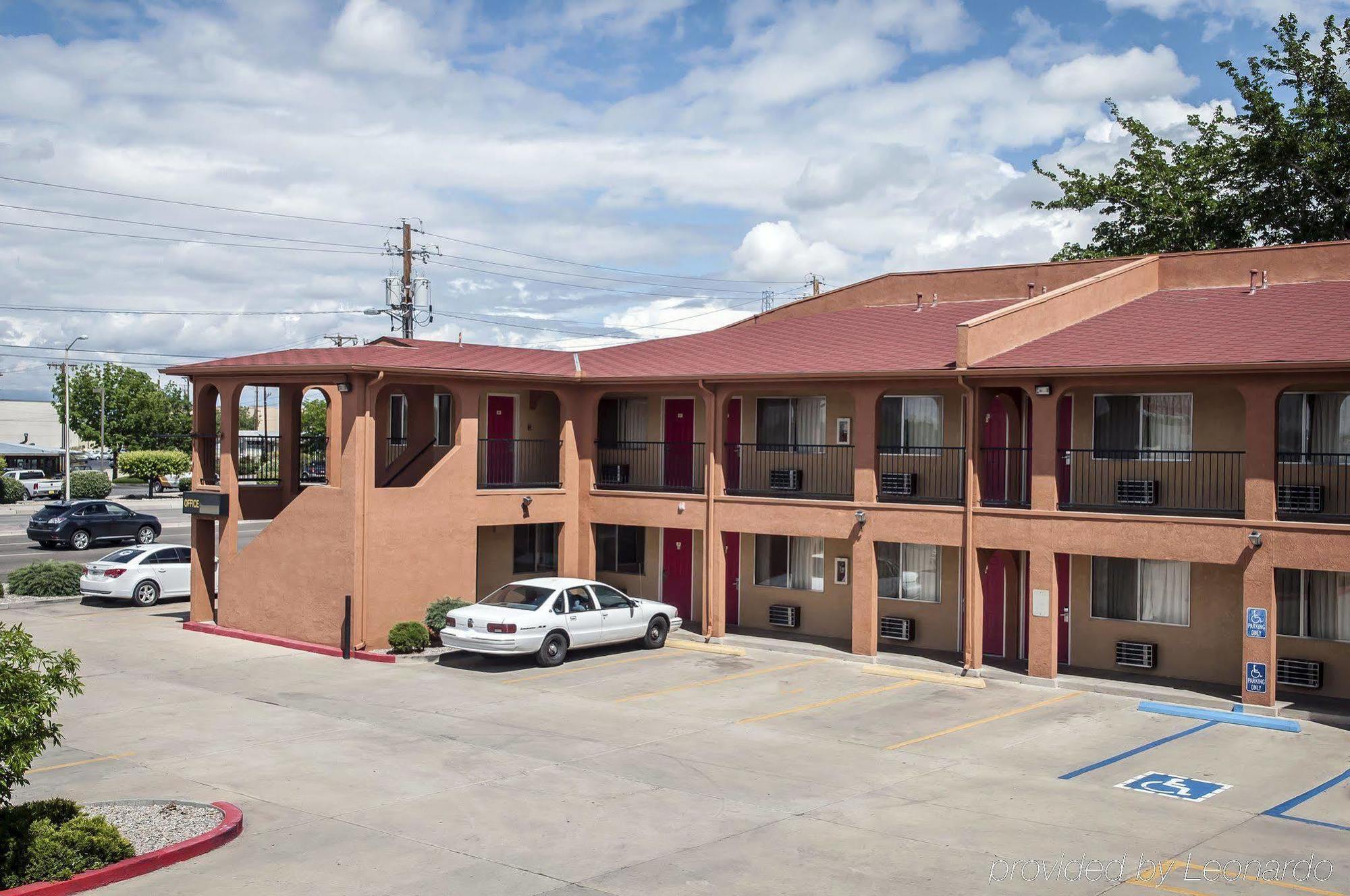Econo Lodge Midtown Albuquerque Exterior photo