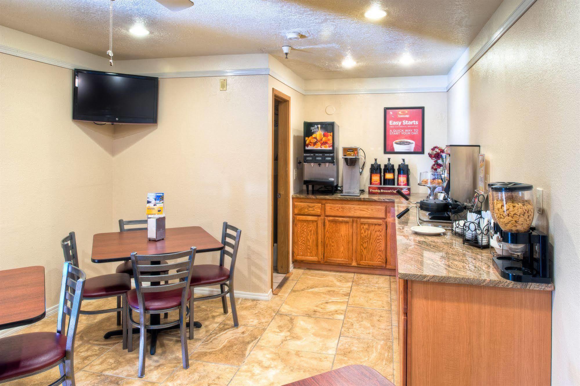 Econo Lodge Midtown Albuquerque Exterior photo