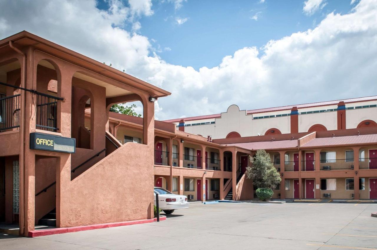 Econo Lodge Midtown Albuquerque Exterior photo