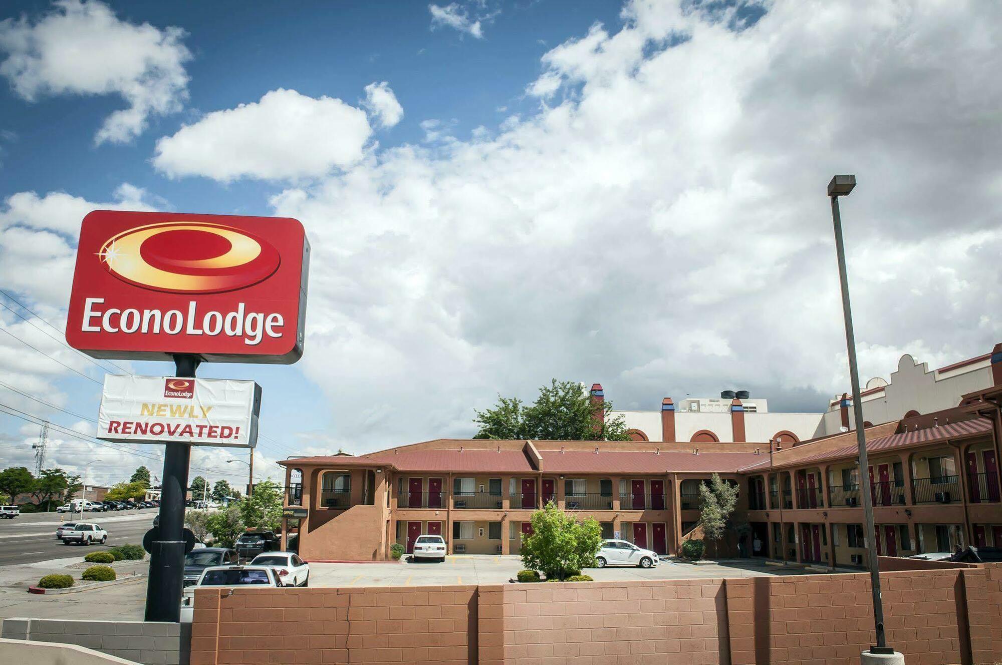 Econo Lodge Midtown Albuquerque Exterior photo