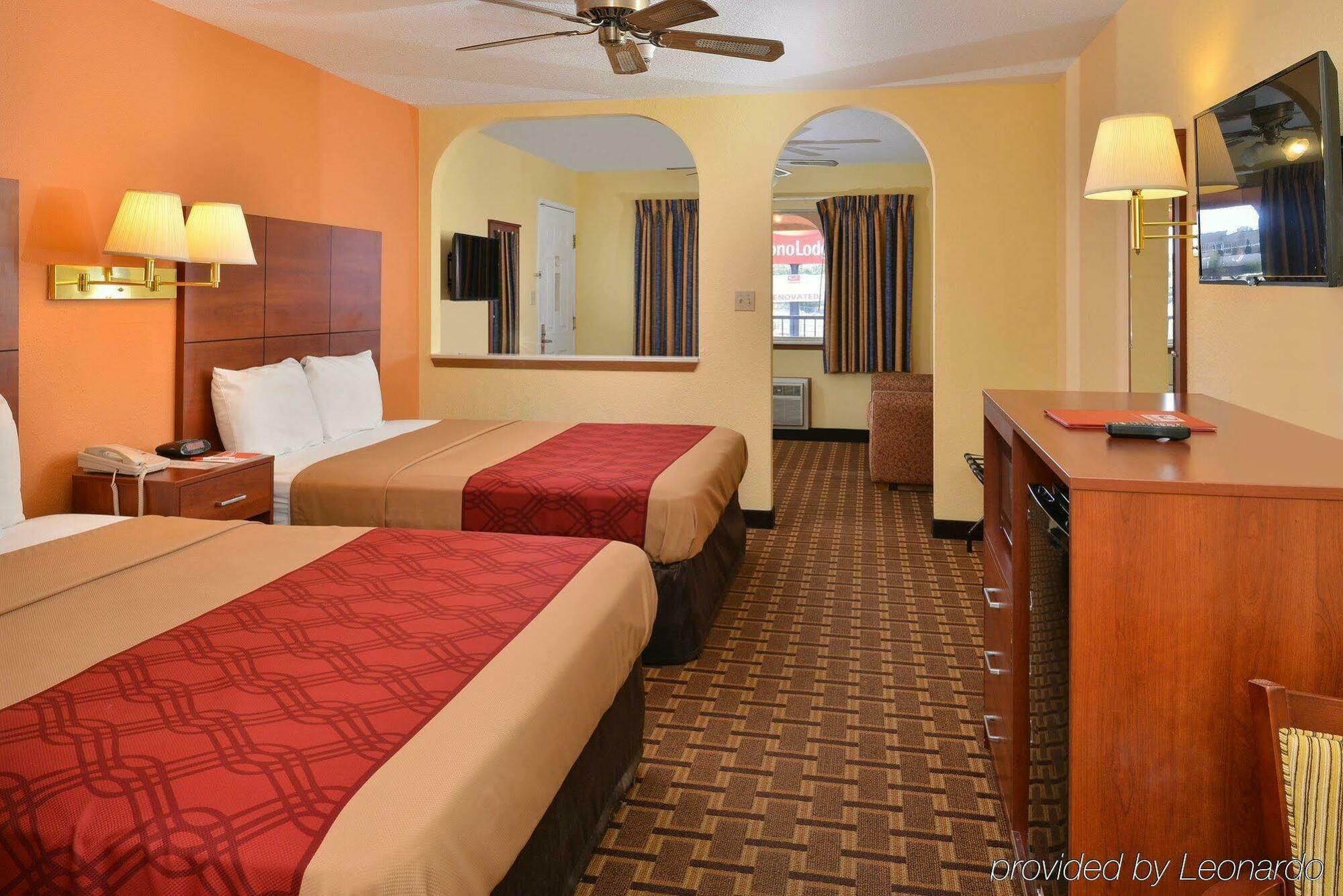 Econo Lodge Midtown Albuquerque Exterior photo