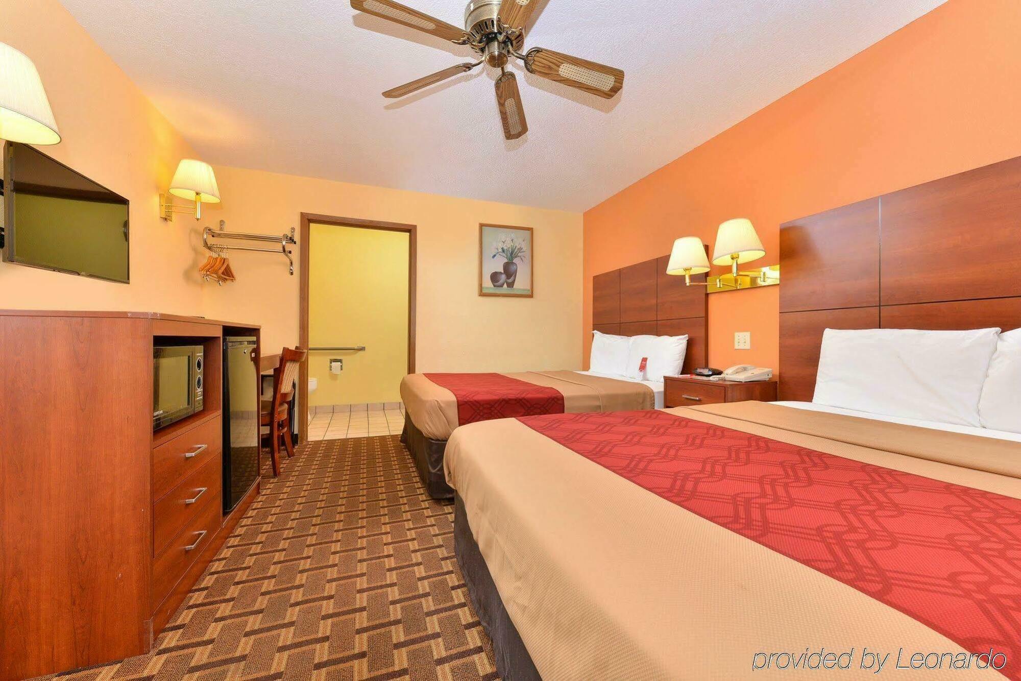 Econo Lodge Midtown Albuquerque Exterior photo