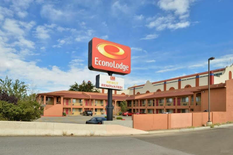 Econo Lodge Midtown Albuquerque Exterior photo